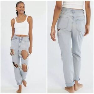 BDG Distressed Mom High Rise Jean size 24